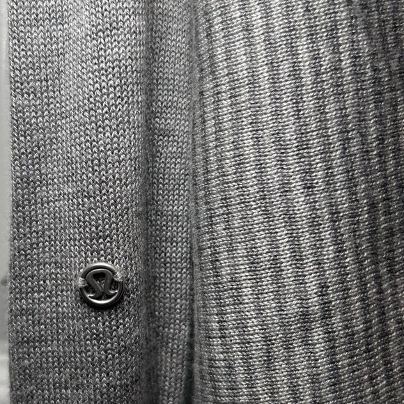 🍋Lululemon Iconic Sweater Wrap- Heathered Medium Grey/Light Grey Size 6 - Picture 4 of 6